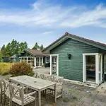 Holiday home Timber House On Dune Plot Near Hulsig *