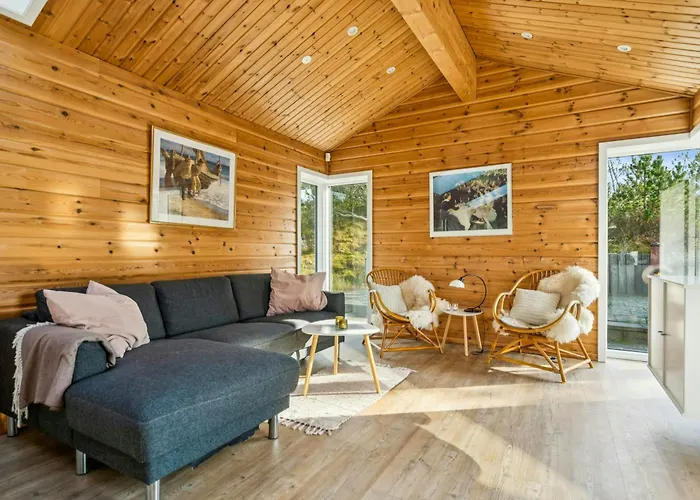 Timber House On Dune Plot Near Hulsig * سكاغن